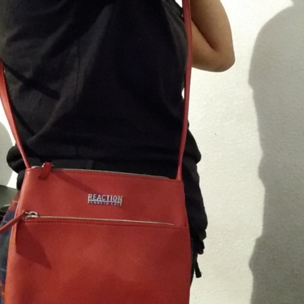 Red Purse - Picture 2 of 4